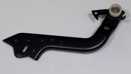 Ролик бічних дверей правий нижній з кронштейном Mercedes Sprinter 906 06-,VW Crafter 06- AKUSAN TR 1219