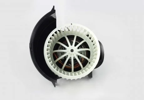 Вентилятор печки VW Amarok/Touareg 03- AND 35820006