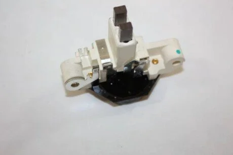 Реле-регулятор генератора Bosch (14,5V) AUTOMEGA 150027110