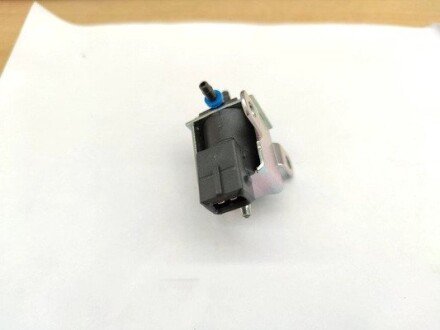 Перетворювач тиску турбокомпресора 11741742711 BMW Bapmic BF0422690004