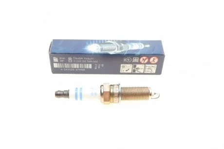 Свеча зажигания YR7SII33U BOSCH 0 242 135 548