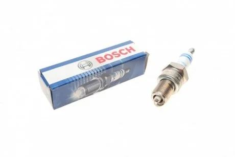 Свеча зажигания WR8DCE 0.8 BOSCH 0 242 229 656