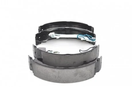 Тормозные колодки барабанные BOSCH 0 986 487 703