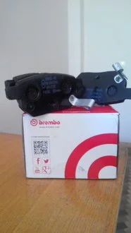 Гальмівні колодки дискові BREMBO P83 083 (фото 1)