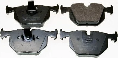 Тормозные колодки дисковые зад. BMW 3 (E46), 7 (E38), X3 (E83), X5 (E53), Z4 (E85), Z4 (E86) Land Rover Range Rover III 2.0-5.4 10.94- Denckermann B111217