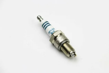 Свеча зажигания BMW/Renault/Suzuki DENSO IW16