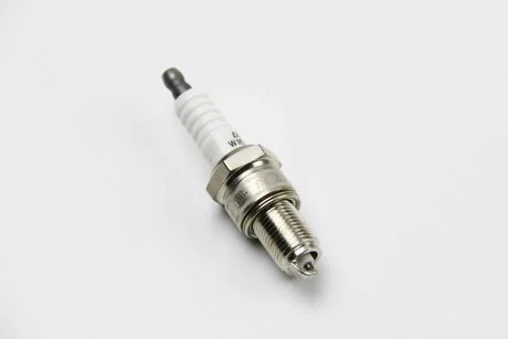 Свеча зажигания Chevrolet/Kia/Mitsubishi/Nissan/Suzuki DENSO W16EPRU11