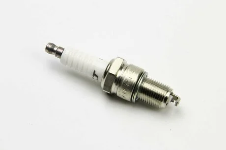 Свеча зажигания Audi/BMW/ Opel/Renault/VW/ Volvo/Toyota/Suzuki/ Mitsubishi/Mazda DENSO W16TT