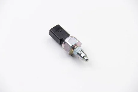 Датчик зад хода T5 /Caddy III -11 FACET 7.6215