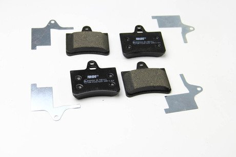 Комплект тормозных колодок, дисковый тормоз FERODO FDB1413 (фото 1)