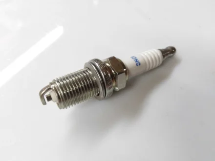 Свіча запалювання IVECO DAILY III 99-07; LADA PRIORA (2172) 08-13; SAAB 9000 90-98; JAGUAR XJ (X300) 94-97 Fiat/Alfa/Lancia 71736276