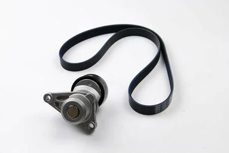 Комплект ремня генератора Peugeot 207/307/Citroen C3/C4 1.4/1.6 i (ремень+ролик) Gates K036PK1053