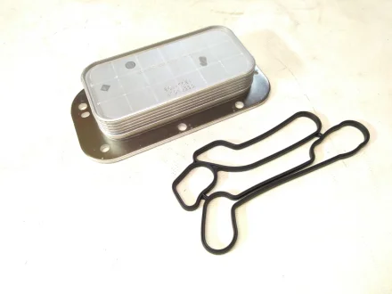 Радіатор масляний АКПП Aveo T300/Cruze/Orlando у зборі з прокладкою GM 55355603