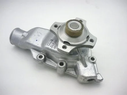 Насос охолоджуючої рідини, з ущільненням JEEP GRAND CHEROKEE II, WRANGLER II 4.0 08.96-04.07 GMB GWAM10A
