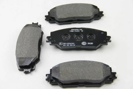 Гальмiвнi колодки дискові перед. Toyota Auris 1.4D-4D 03/07- HELLA 8DB 355 006-861