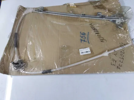 Склопідйомник передній правий DAILY E3 00-05,DAILY E4 06-11; RENAULT MASTER II 98-10 IVECO 504205271 (фото 1)