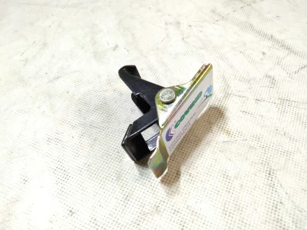 Замок капота DAILY E1 90-96, DAILY E2 96-99 IVECO 82468599