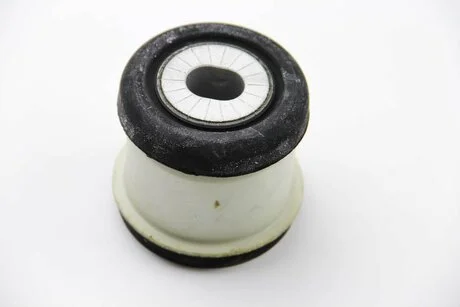Подушка КПП передняя Audi A4 95-01/A6 97-05/Passat 1.8/2.8 V6 97-00 LEMFORDER 17703 01