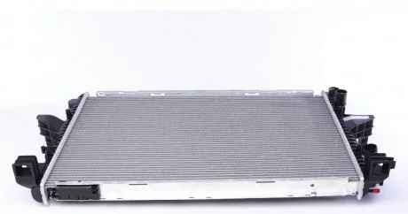 Радіатор охолодження двигуна T5 1.9TDI/2.0i/3.2i 03&gt; (+/-AC) (710x470x32) MAHLE / KNECHT CR 585 000S (фото 1)