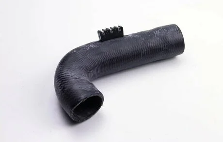 Патрубок интеркулера LT2.5TDI 97- нижний (AHD/BBE/BBF) Metalcaucho 09727