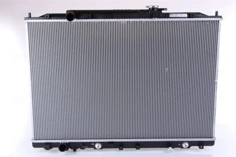 Радіатор охолодження двигуна NISSENS 606853
