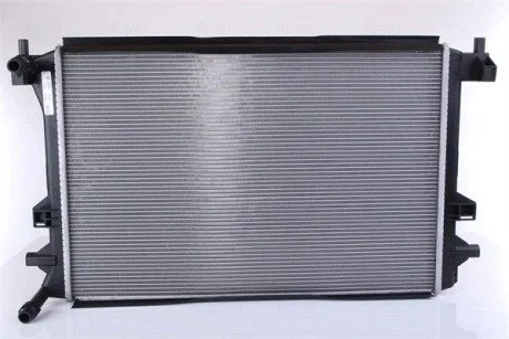 Радіатор NISSENS 606910