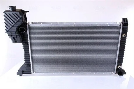 Радіатор охолоджування NISSENS 62686A