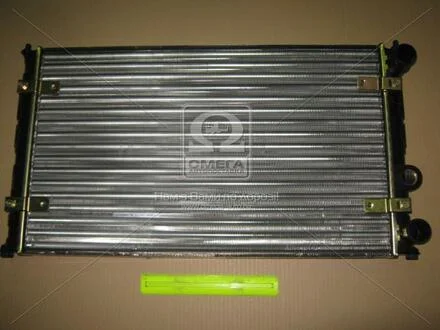 Радиатор охлаждения двигателя NISSENS 639951