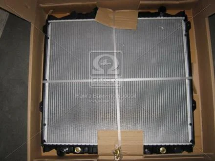 Радіатор охолодження TOYOTA 4 RUNNER (95-) 2.7 i NISSENS 647551