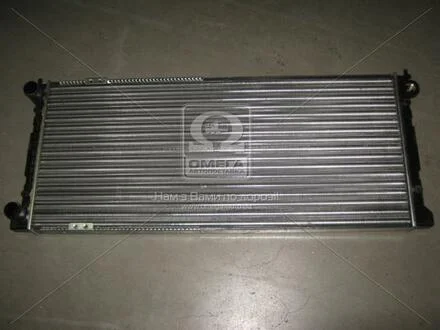 Радиатор охлаждения двигателя NISSENS 651621