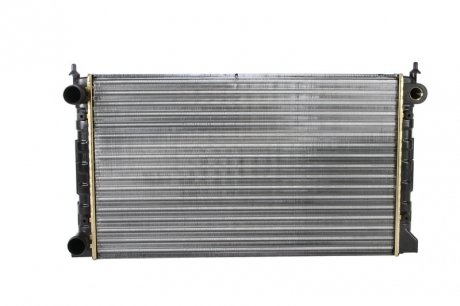 Радиатор охлаждения двигателя NISSENS 651741