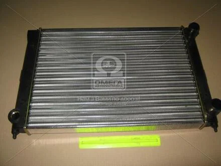 Радиатор охлаждения двигателя NISSENS 651811
