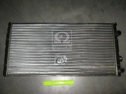 Радиатор охлаждения VW PASSAT B4 (93-) 1.6-2.9i NISSENS 65252