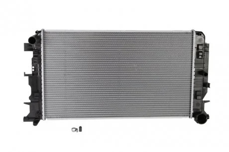 Радіатор охолоджування NISSENS 67156A