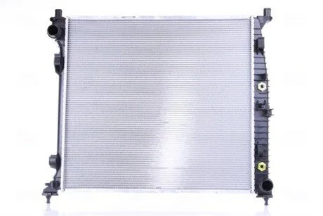 Радиатор охлаждения двигателя NISSENS 67188