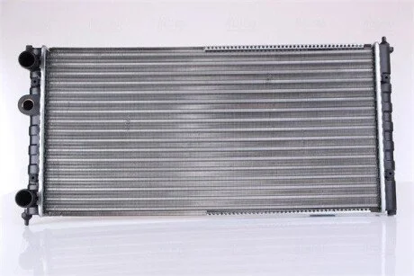 Радиатор охлаждения NISSENS 67308