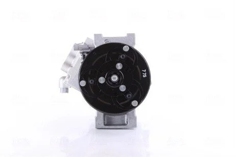 Компресор кондиціонера SUZUKI GRAND VITARA II 1.9D 10.05-02.15 NISSENS 890695 (фото 1)