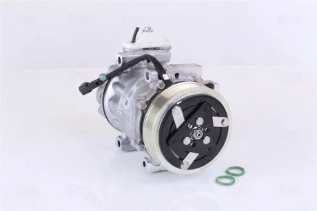 Компресор кондиціонера FORD NISSENS 890699