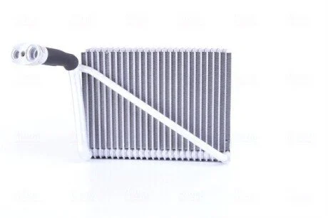 Випарник кондицiонера NISSENS 92272