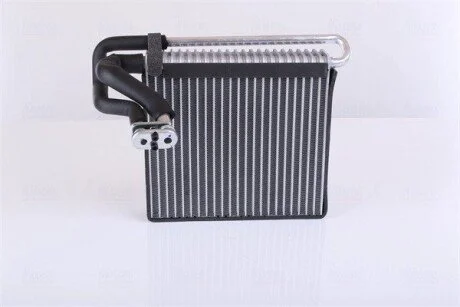 Випаровувач кондиціонера FORD C-MAX II, FOCUS III, FOCUS III/HATCHBACK, FOCUS III/KOMBI, GRAND C-MAX 1.0-Electric 04.10-02.20 NISSENS 92336