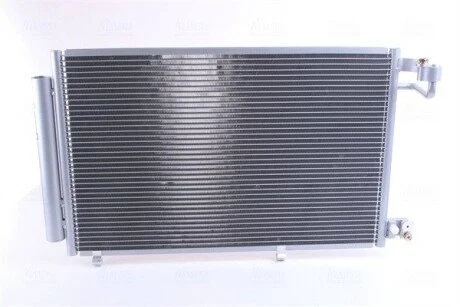 Радiатор кондицiонера NISSENS 940108