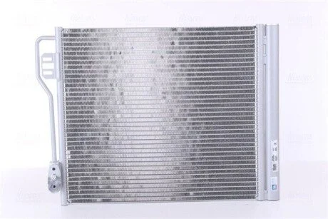 Радiатор кондицiонера NISSENS 940185