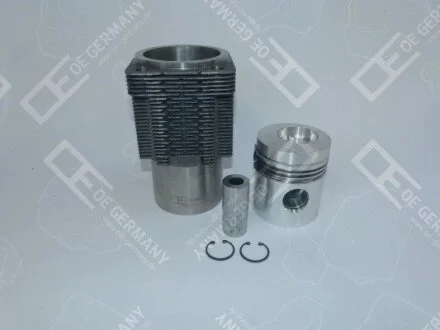 Поршень з гільзою DEUTZ DEUTZ FAHR D F2L912 01.68- OE Germany 040329912004