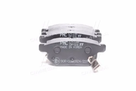 Колодка гальм. диск. TOYOTA AURIS, COROLLA (вір-во) PARTS-MALL PKF-E22