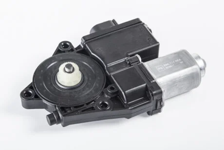 Двигун склопідіймача Лів PE AUTOMOTIVE 03017400A