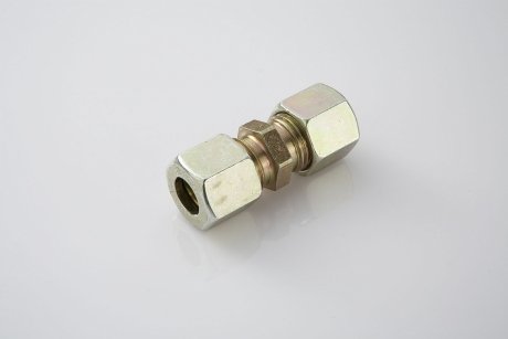З'єднувач прямий 12x12 пластикових трубок з гайками PE AUTOMOTIVE 076.003-00A (фото 1)