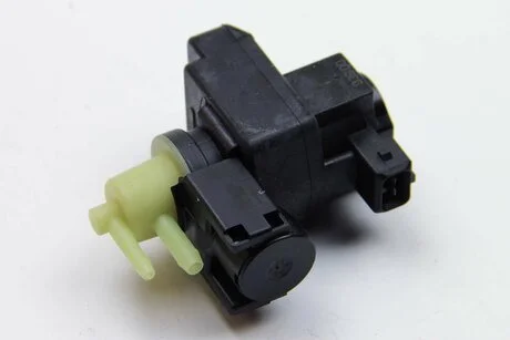 Клапан управления турбины Trafic 2.5dCi 06- RENAULT 82 00 486 264