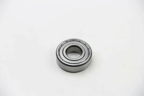Подшипник генератора MB 609-814 (зад коленвала) SKF 6204-2Z (фото 1)