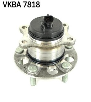 Комплект підшипника колеса задн HYUNDAI ELANTRA VII 1.6/2.0 03.20- SKF VKBA7818 (фото 1)