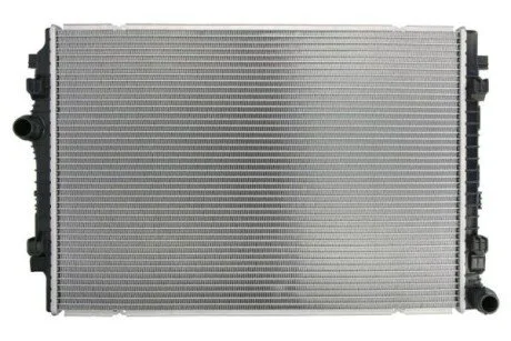 Радіатор охолодження Audi A3/Q3/Seat Leon/Skoda Kodiaq/Octavia 2.0TDI 12-/VW Golf/Passat 14- THERMOTEC D7W077TT